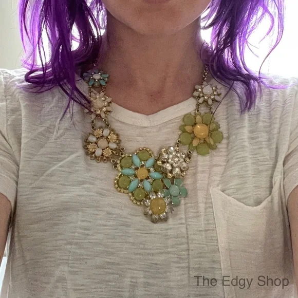 Francesca’s Collections | Statement Necklace - Picture 4 of 5